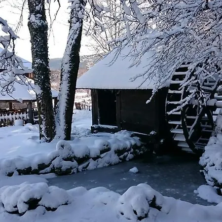 Farm čardaklije *